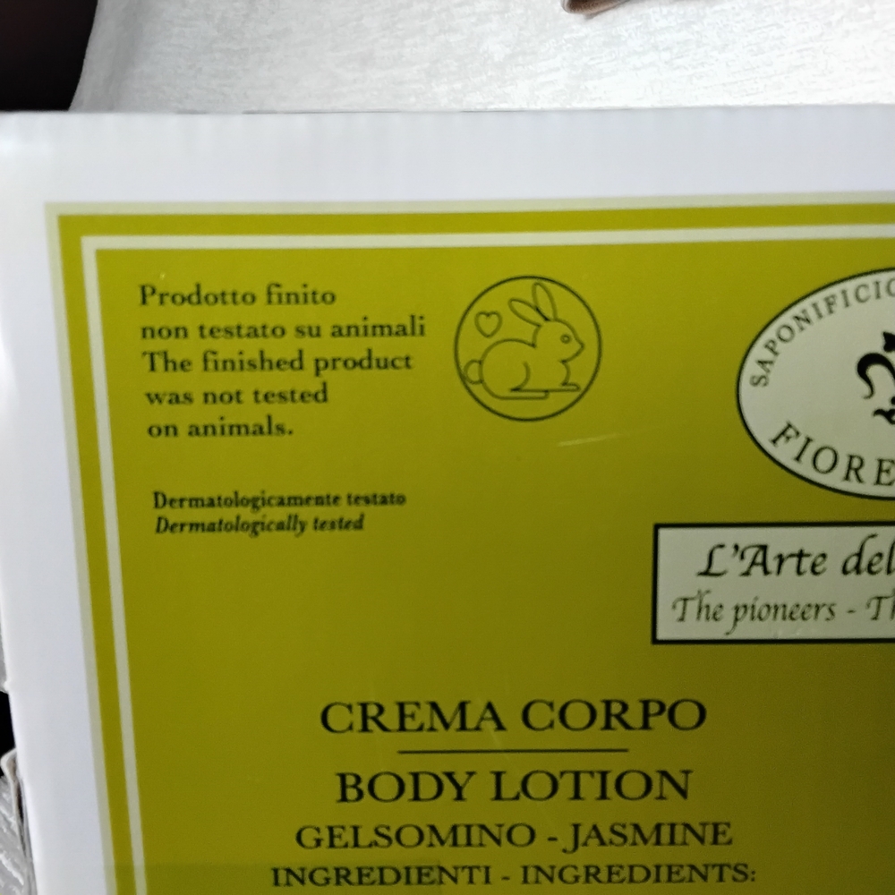 L'Arte Jasmine Scented Italian Hand Cream and Body Lotion Set, 8.4 Oz Tubes New - Picture 5 of 12